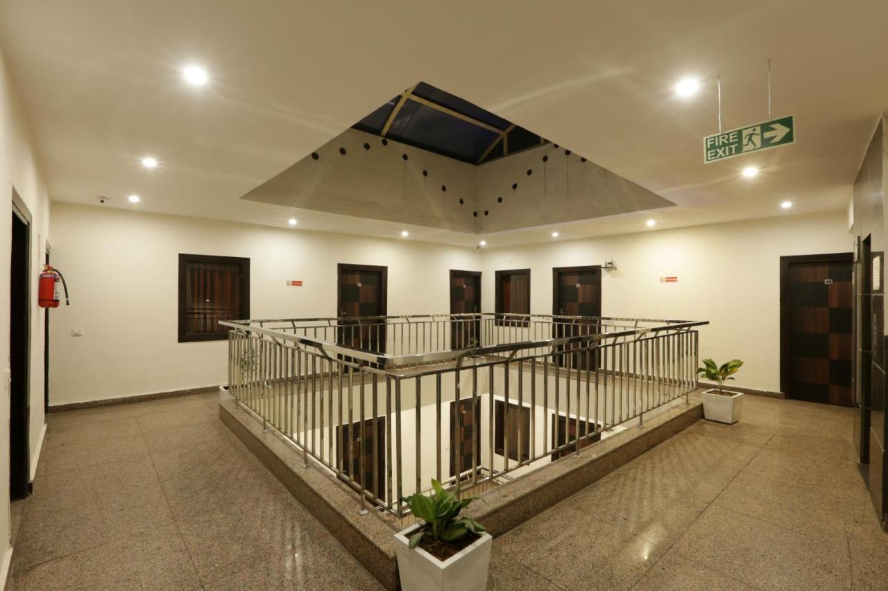 Hotel Airport Star Új-Delhi Kültér fotó