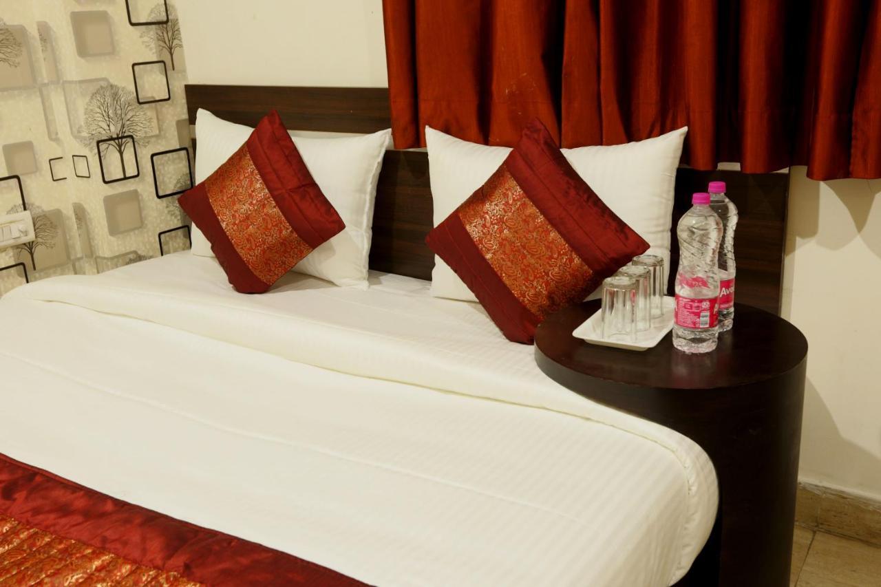 Hotel Airport Star Új-Delhi Kültér fotó