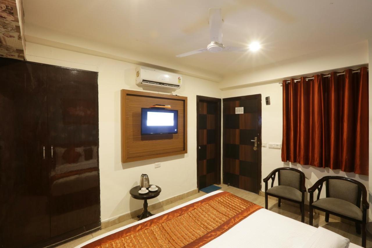 Hotel Airport Star Új-Delhi Kültér fotó