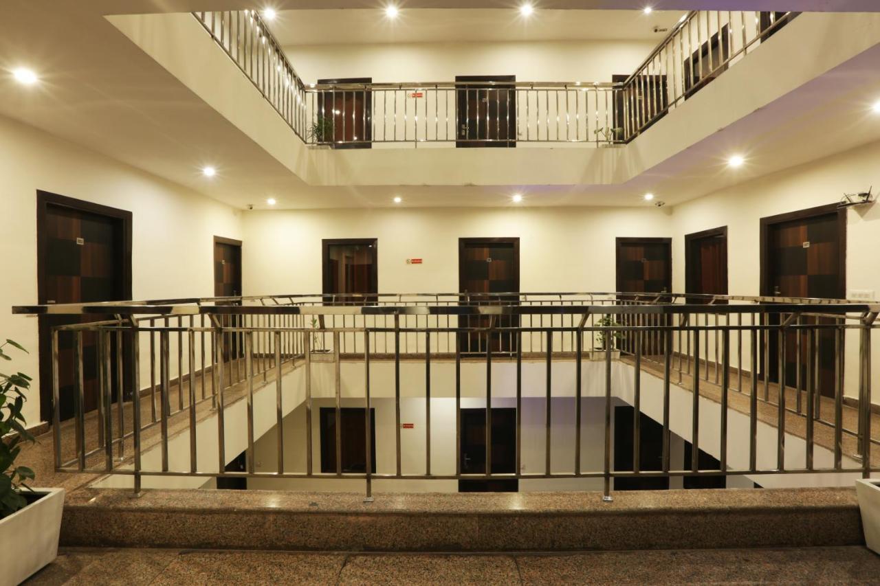 Hotel Airport Star Új-Delhi Kültér fotó