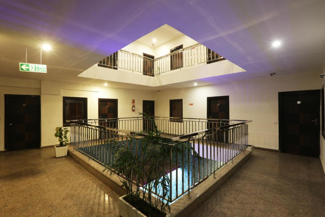 Hotel Airport Star Új-Delhi Kültér fotó