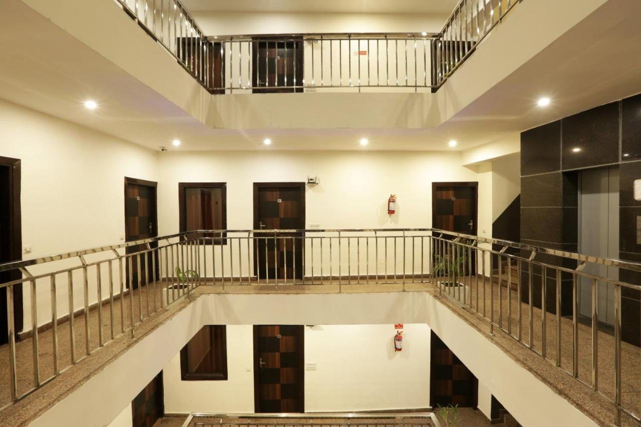 Hotel Airport Star Új-Delhi Kültér fotó